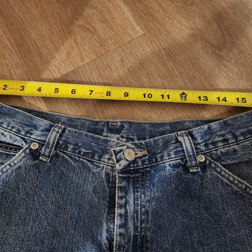 Wrangler Men's Relaxed Jeans in Blue - Picture 10 of 13